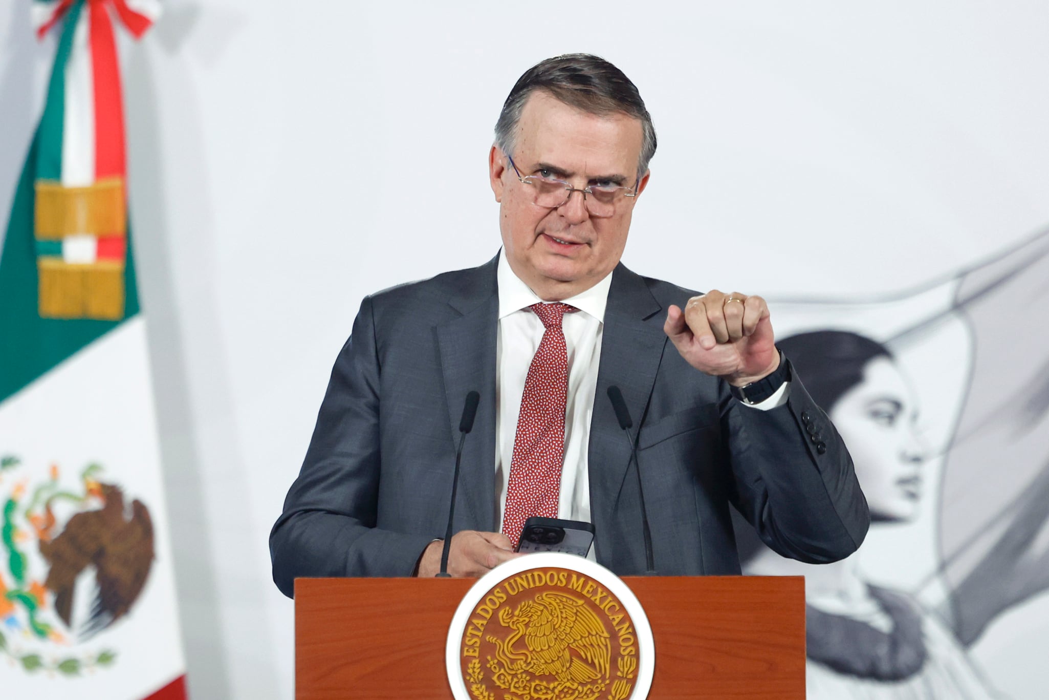 Marcelo Ebrard: su adaptación hedónica