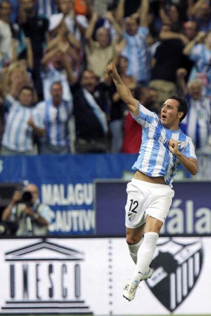 Cazorla celebra su gol.