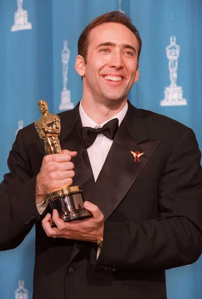 Nicolas Cage, aquí recogiendo el Oscar por 'Leaving Las Vegas', estuvo a punto de ser Superman bajo la dirección de Tim Burton.
