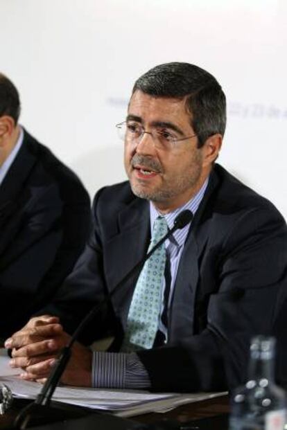 El secretario de Estado de Economía, Fernando Jiménez-Latorre, pronuncia unas palabras durante el XX Encuentro del Sector Financiero: "Sentando las bases para la vuelta al crecimiento", organizado por Deloitte, esta mañana en un hotel de la capital.