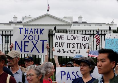 Protesta este domingo a las puertas de la Casa Blanca para exigir una renuncia de Biden.