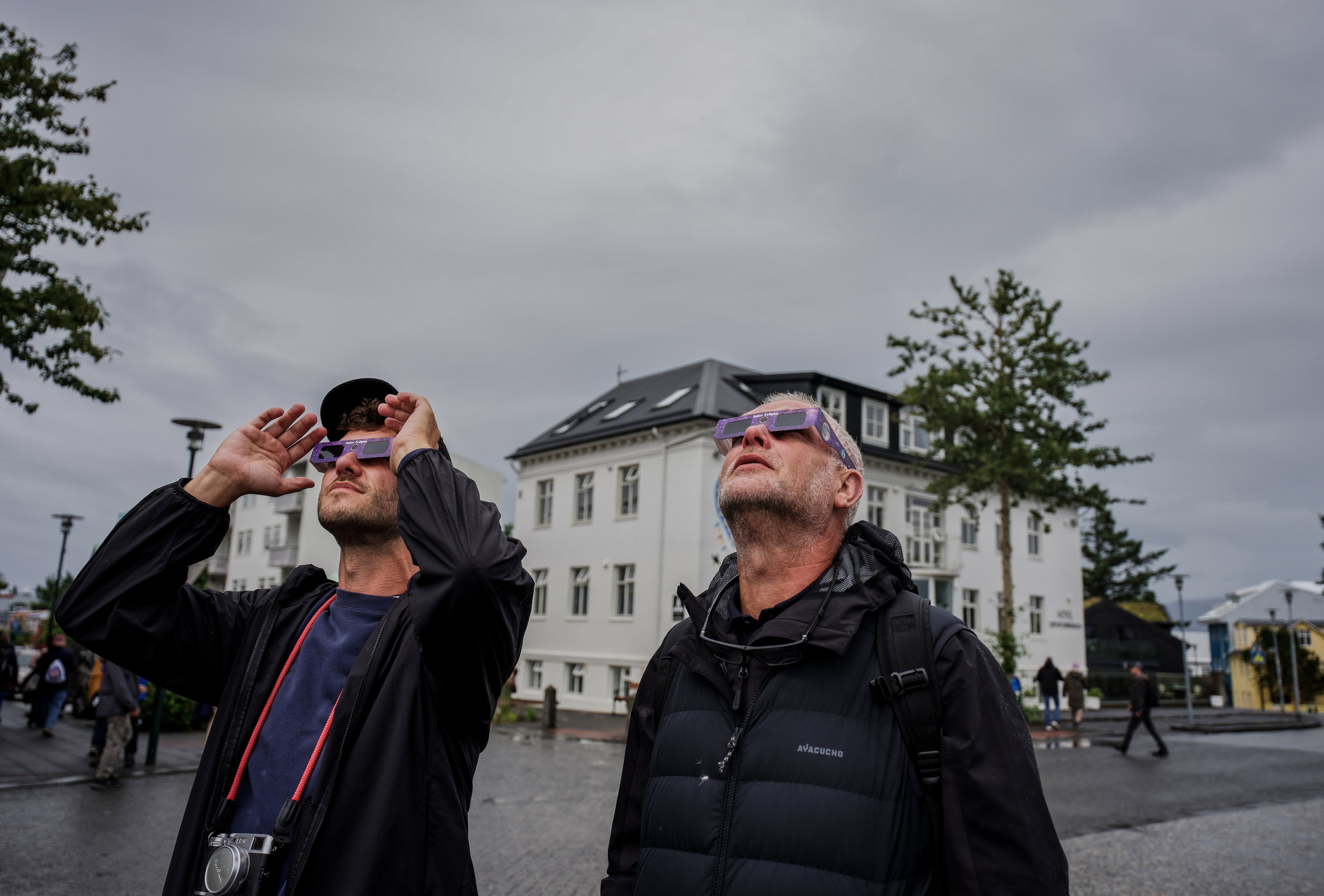 Eclipse en España, en directo | El eclipse parcial alcanza Islandia