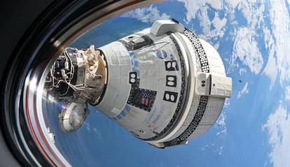 Cápsula Starliner de Boeing en el espacio