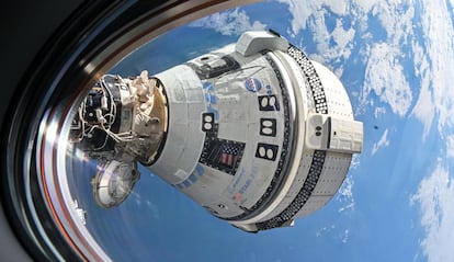 Cápsula Starliner  de Boeing en el espacio