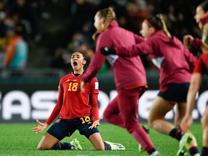 Salma Paralluelo celebra el pase a la final del Mundial de España tras vencer a Suecia este martes.