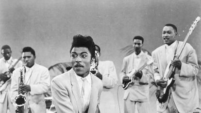 Little Richard, en 1957, con el saxofonista Grady Gaines, en una escena de la película 'Mister Rock And Roll'.