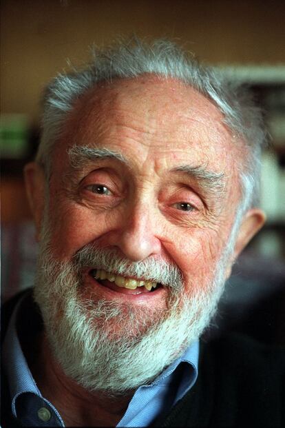 Retrato de José Luis Sampedro, en 2000.