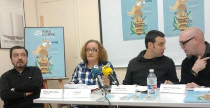 Manel J. Romero, Gloria Ma&ntilde;as, David Cases y Miguel &Aacute;ngel Giner en la presentaci&oacute;n de la Fira del Llibre de Valencia. 