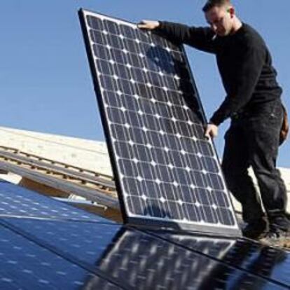 Las fotovoltaicas piden a Industria quitar las primas a plantas en fraude