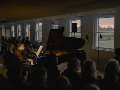 Pierre-Laurent Aimard interpreta &#039;Catalogue d&rsquo;oiseaux&#039; en Aldeburgh al amanecer del 19 de junio. 