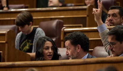 La líder de Ciudadanos, Inés Arrimadas, con el portavoz adjunto en el Congreso, Edmundo Bal.