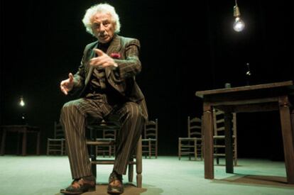 Rafael Álvarez, <i>El Brujo,</i> durante la interpretación de <i>El testigo.</i>