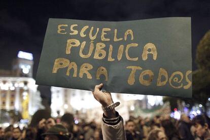 La negligencia de otras épocas ha dado paso, con este Gobierno, a una beligerancia vengativa que alcanza también a los maestros.