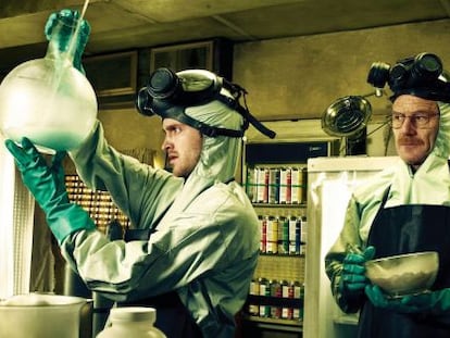 Aaron Paul e Bryan Cranston, ganhadores do Emmy, em uma cena de 'Breaking Bad'.