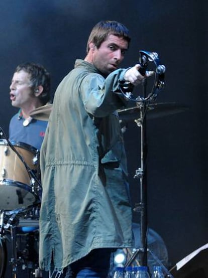 Liam Gallagher abandonó el escenario durante el Festival Internacional de Benicassim de 2009 harto con los problemas de sonido. Fue la antesala de la separación del grupo.