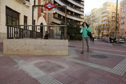 The site of the removed monument dedicated to former minister Enrique de la Mata by Madrid’s Rubén Darío metro station.