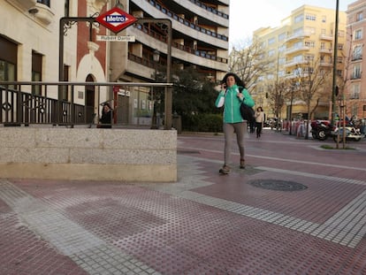 The site of the removed monument dedicated to former minister Enrique de la Mata by Madrid’s Rubén Darío metro station.