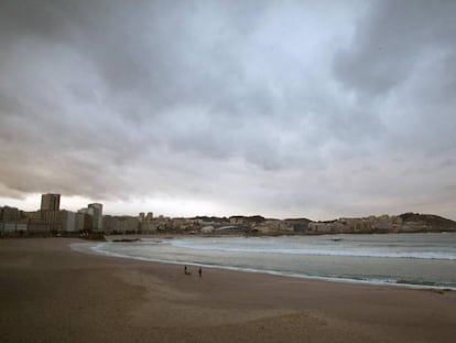 Cielo que amenazaba lluvia sobre la ciudad de A Coruña el pasado 9 de enero.