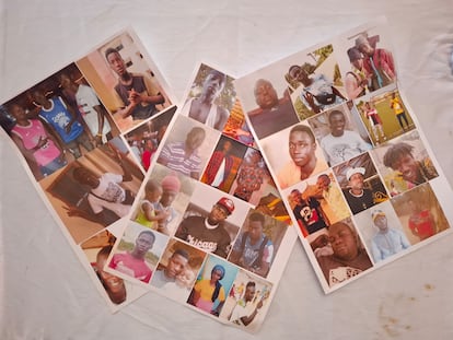 Carteles con fotos de jóvenes desaparecidos en la ruta migratoria hacia Canarias elaborados por la asociación Gunjur Missing Migrants Family