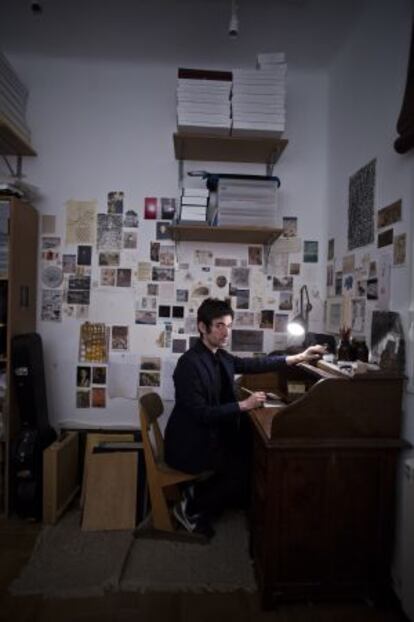 Jerónimo Elespe trabaja en un estudio en el centro de Madrid.