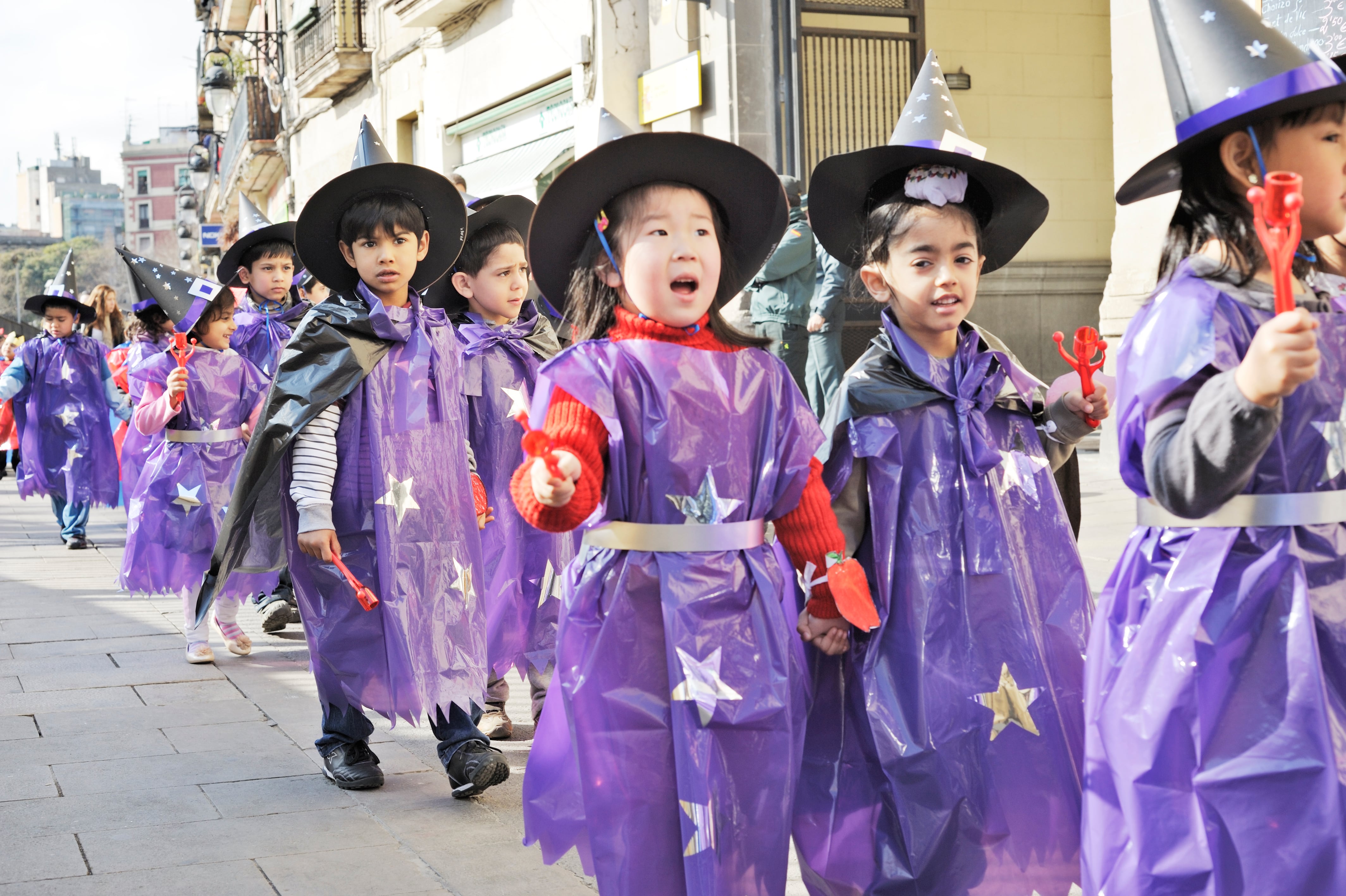 La suspensión de las fiestas de Halloween en los colegios abre un debate entre familias y profesores: “El luto no se impone”