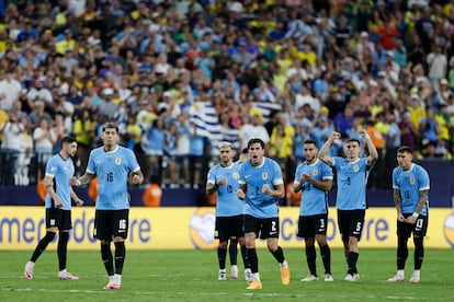 Jugadores de Uruguay celebran durante el partido de la Copa América 2024 en el Allegiant Stadium, en Las Vegas.