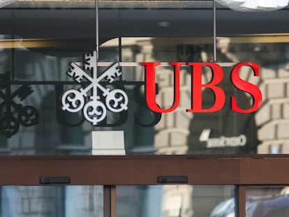 El logotipo del banco suizo, UBS.