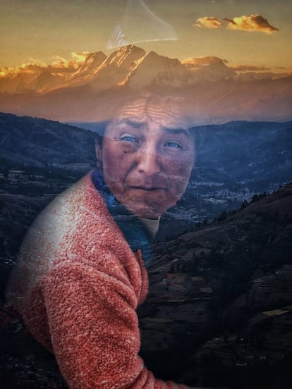 Paisagem do nevado Huascarán sobre um retrato de uma campesina local, em Huaraz, Peru.