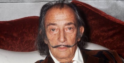 L'artista Salvador Dalí fotografiat el 1972.