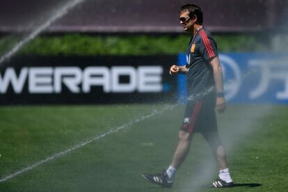 Julen Lopetegui durante un entrenamiento antes del comienzo del Mundial de Rusia 2018 en la Academia Krasnodar, el 11 de junio de 2018.