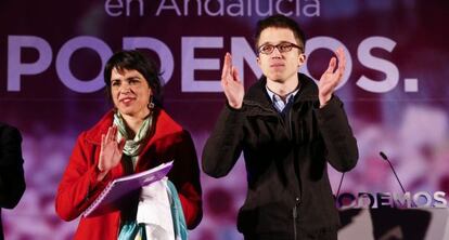 Teresa Rodríguez junto a Íñigo Errejón, este viernes en Sevilla.
