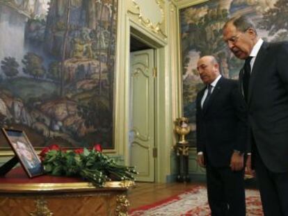 Los ministros de Exteriores y Defensa de los tres países se reúnen en Moscú