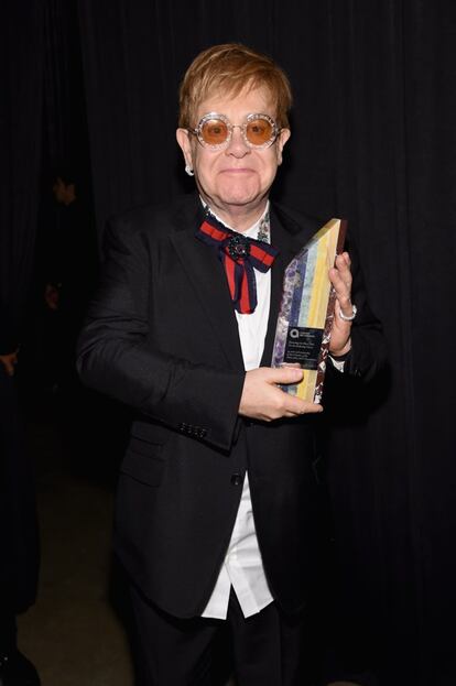 <p class="p1"><a href="http://www.nydailynews.com/archives/gossip/elton-keith-throwing-stones-article-1.785555" target="_blank">Sobre Keith Richards</a>: "Parece un mono con artritis, intentando salir al escenario y parecer joven". <a href="https://www.youtube.com/watch?v=hexgsXeSIhs" target="_blank">Sobre Madonna</a>: "¿Madonna, mejor concierto? ¡No me jodas! ¿Desde cuando es mover los labios cantar? Creo que a alguien que hace 'playback' después de que pagues 75 libras por verle deberían pegarle un tiro". <a href="https://www.youtube.com/watch?v=44e0vZuTzYs" target="_blank">Sobre Madonna otra vez</a>: "Parece una puta 'stripper' de feria". </p>