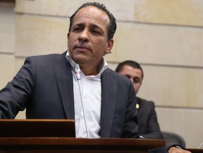 Alexander López Maya, senador por el partido Polo Democrático, durante la sesión en la que fue elegido presidente del Senado colombiano, en junio de 2023.