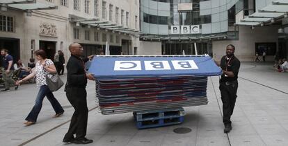 Trabajadores en la sede principal de la BBC.