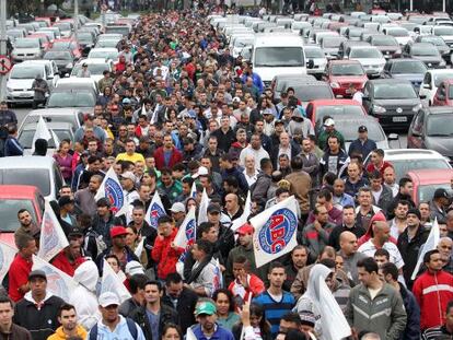 Protesto do Dia Nacional de Paralisa&ccedil;&atilde;o em frente &agrave; Volkswagen, em S&atilde;o Bernardo do Campo, S&atilde;o Paulo.