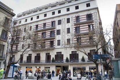 Bloque propiedad del Sant Pau en Av. Portal d l&#039;&Agrave;ngel.