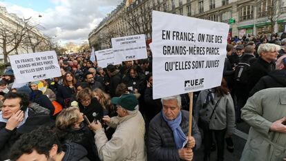 Marcha en París en memoria de Mireille Knoll, asesinada en lo que la Policía cree que puede ser un ataque antisemita.
