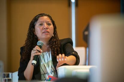 Sonia Corona, jefa de redacción de EL PAÍS México, participa durante el foro 'Futuro Sustentable'.