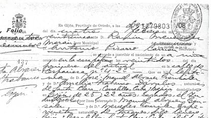 Extracto de la partida de nacimiento de Berta Álvarez, nacida en Gijón, pero considerada apátrida y que luchó por conseguir la nacionalidad española. / CEDIDA POR IVÁN ANZALDUA GONZÁLEZ