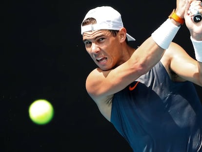 Nadal, durante un entrenamiento en la Rod Laver Arena de Melbourne.