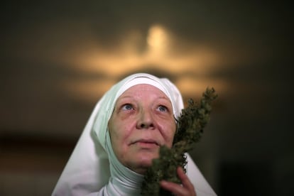 Christine Meeusen é uma ativista que se autoproclamou irmã durante o movimento 'Ocuppy Wall Street', em 2011, para denunciar a falta de religiosos nas lutas sociais. É a fundadora da organização. Na imagem, posa para um retrato.