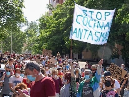 Manifestación vecinal contra la instalación de 'cocinas fantasma' junto a un colegio de Arganzuela
MÁS MADRID
08/05/2021