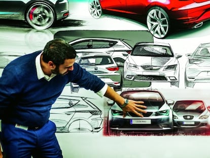 Jorge Díez, un ingeniero y diseñador industrial que ocupa la jefatura de diseño exterior de Seat, explica la evolución de la imagen del León desde su nacimiento en 1999.