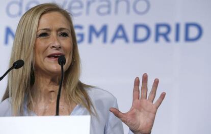  La presidenta de la Comunidad de Madrid, Cristina Cifuentes, durante su intervenci&oacute;n hoy en un acto del PP. 