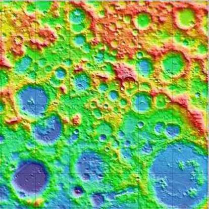 Mapa de alturas del polo Sur lunar medidas con el altímetro láser de la sonda 'LRO'