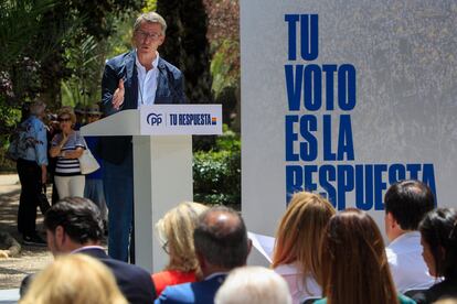 El presidente del PP, Alberto Núñez Feijóo, durante su intervención en un acto de la campaña de las elecciones europeas en Alicante.