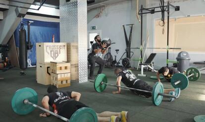 Sessão de crossfit no Kuwait.