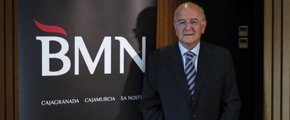 El presidente de BMN, Carlos Egea Krauel, momentos antes de la Junta Extraordinaria de Acciones que se ha celebrado hoy en Madrid, para aprobar la fusión con Bankia. EFE/Emilio Naranjo