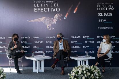 Gabriela Warkentin, titular del noticiario “Así las cosas”, W Radio, Carlos Serrano, Economista Jefe del BBVA y Valeria Moy, Directora General del IMCO.